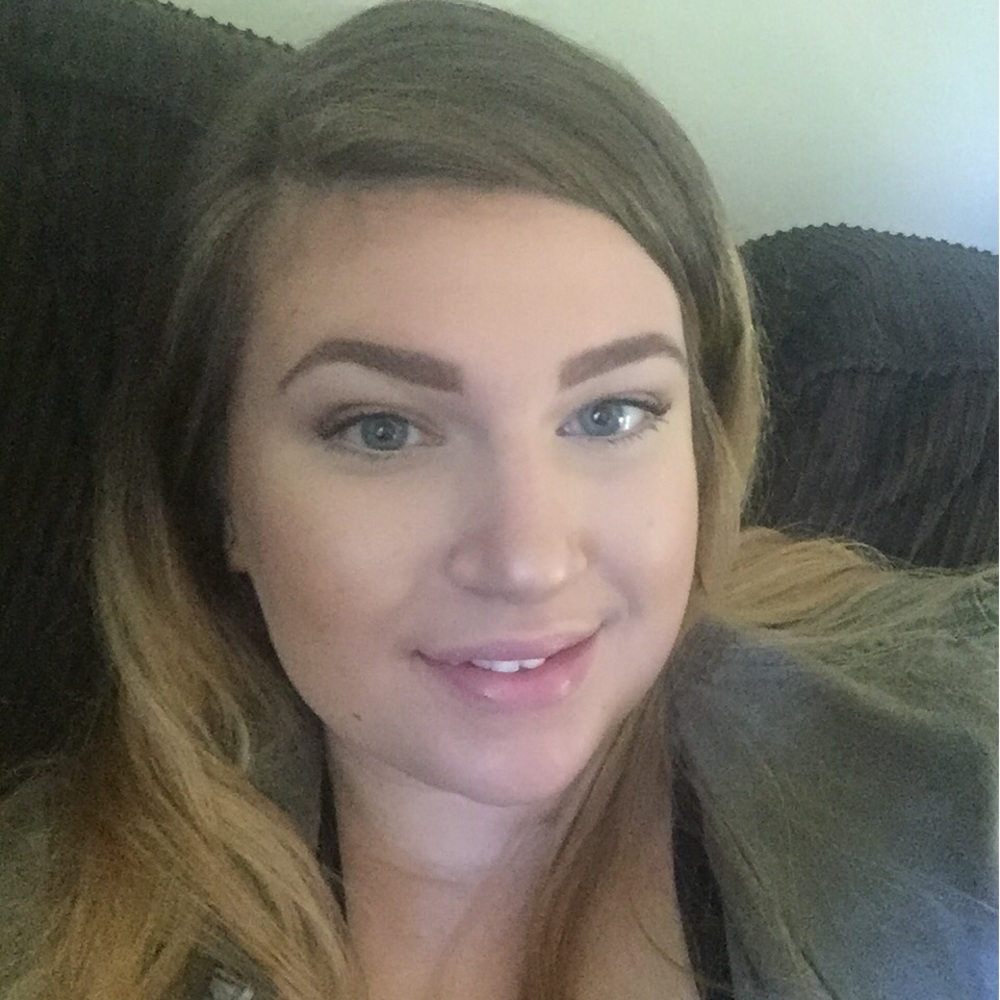Meet your Posher, Caitlyncaitlyn